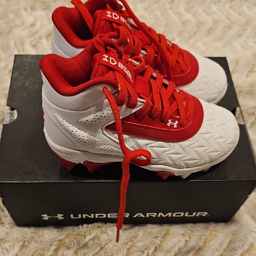 Under Armour Red and White Sneakers Athletic Design
